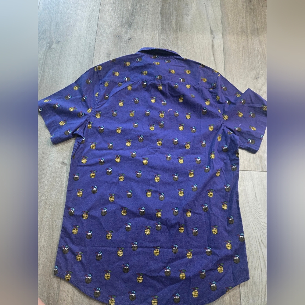Abound Men's Navy and Gold Patterned Shirt